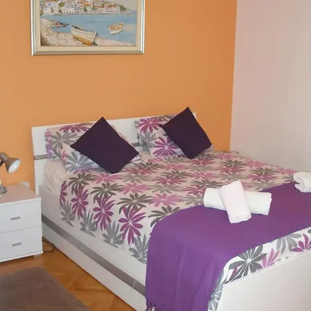 Apartament With A Parking Space - 12425 Primošten